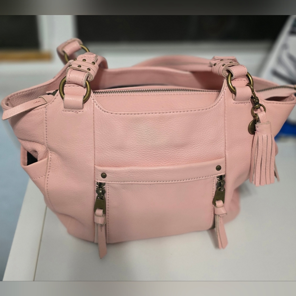 The Sak 100 %Leather Shoulder Bag. Like New.